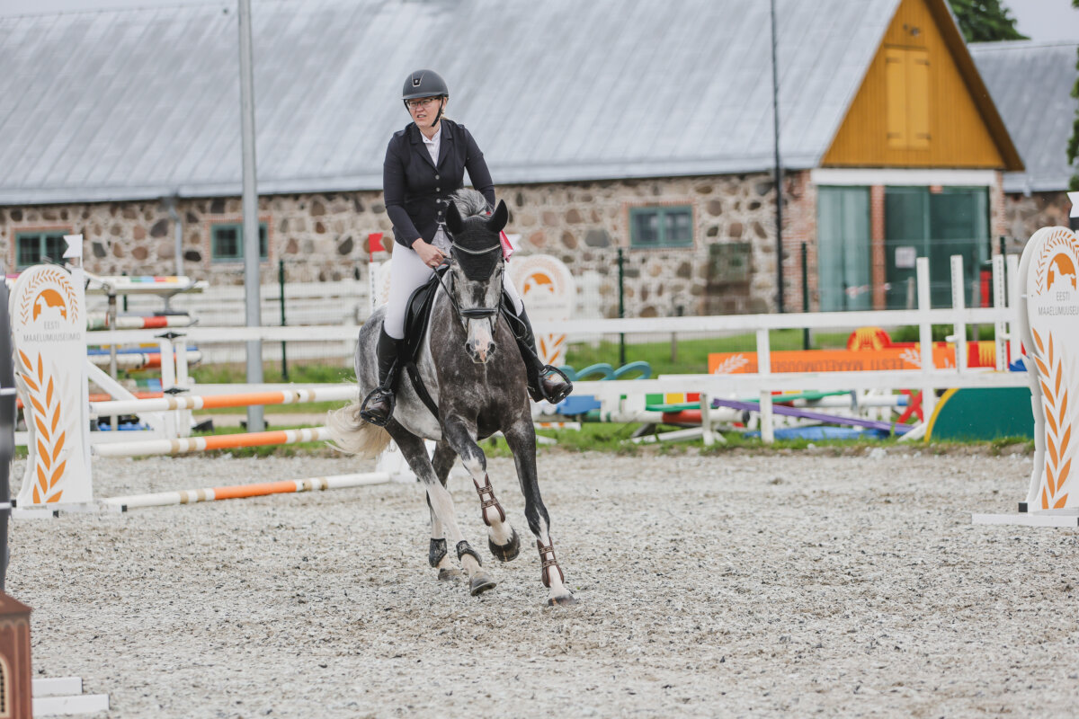 Tori_Karikas_2026_2_AT80cm_09