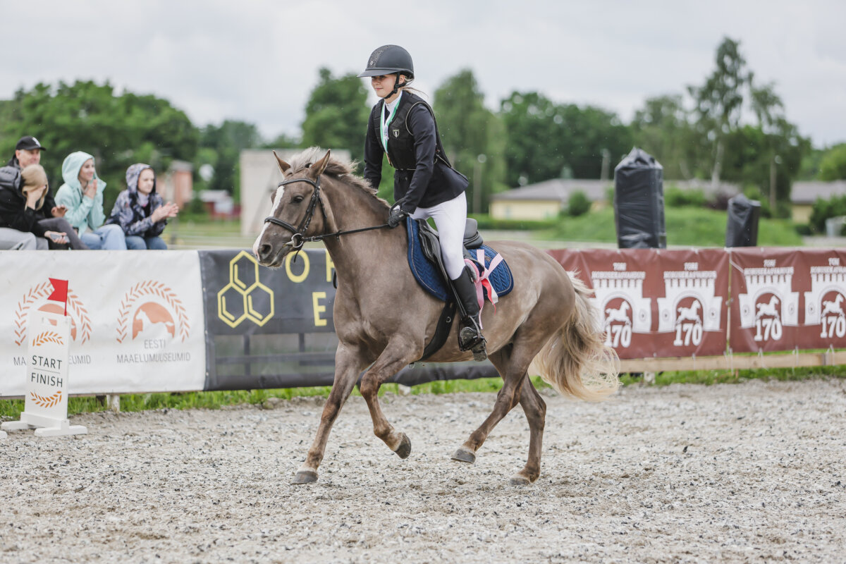Tori_Karikas_2026_2_AT80cm_12