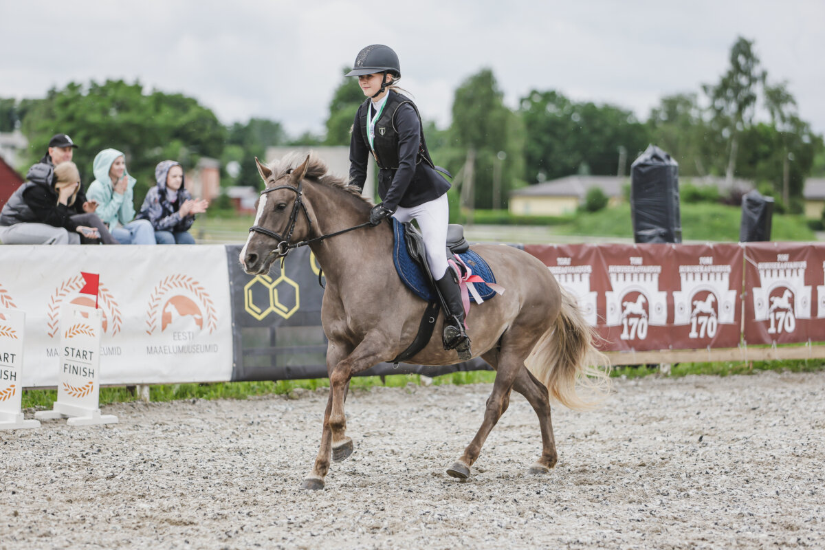 Tori_Karikas_2026_2_AT80cm_13