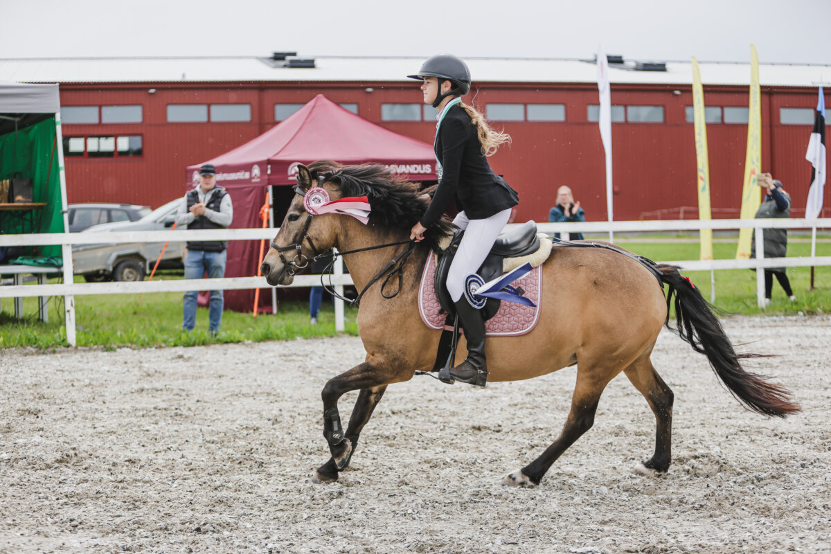 Tori_Karikas_2026_2_AT80cm_16