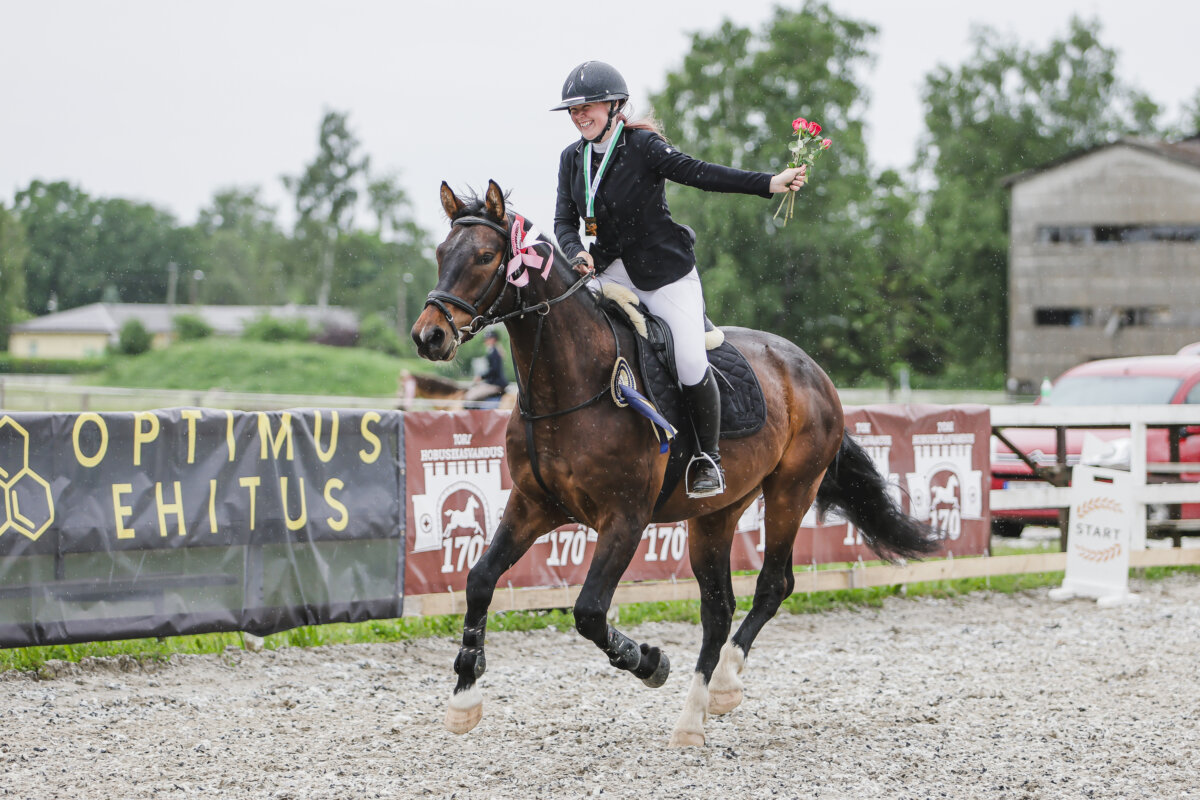 Tori_Karikas_2026_4_AT100cm_35