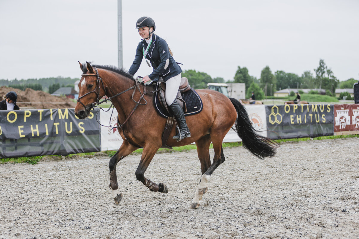 Tori_Karikas_2026_4_AT100cm_41