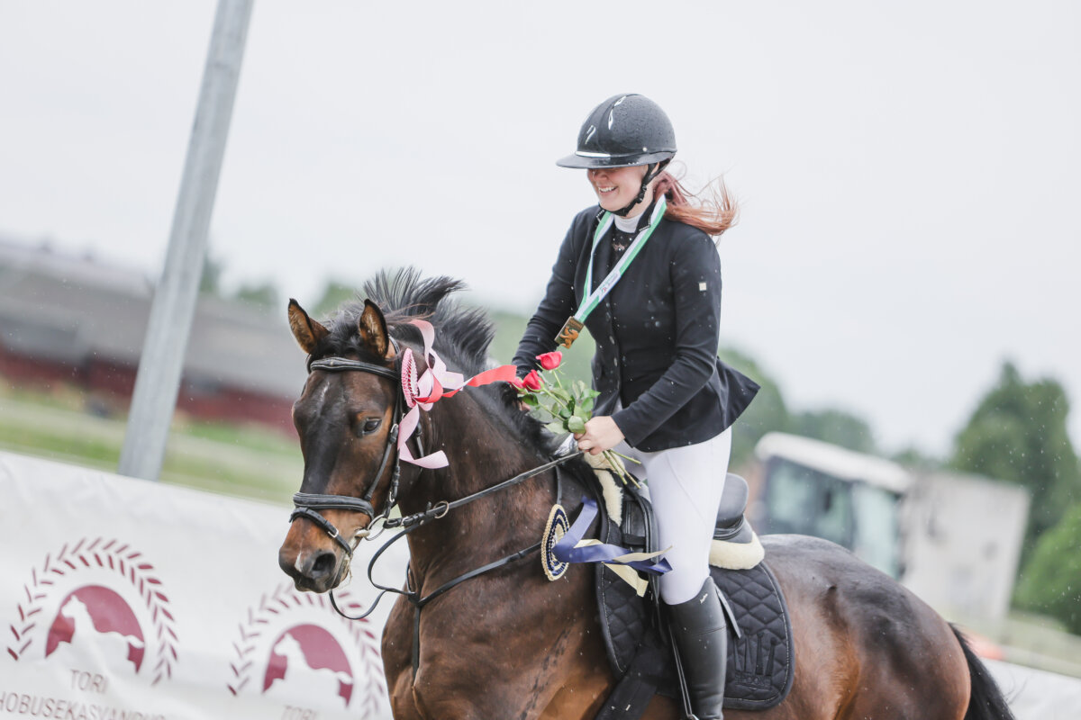 Tori_Karikas_2026_4_AT100cm_48