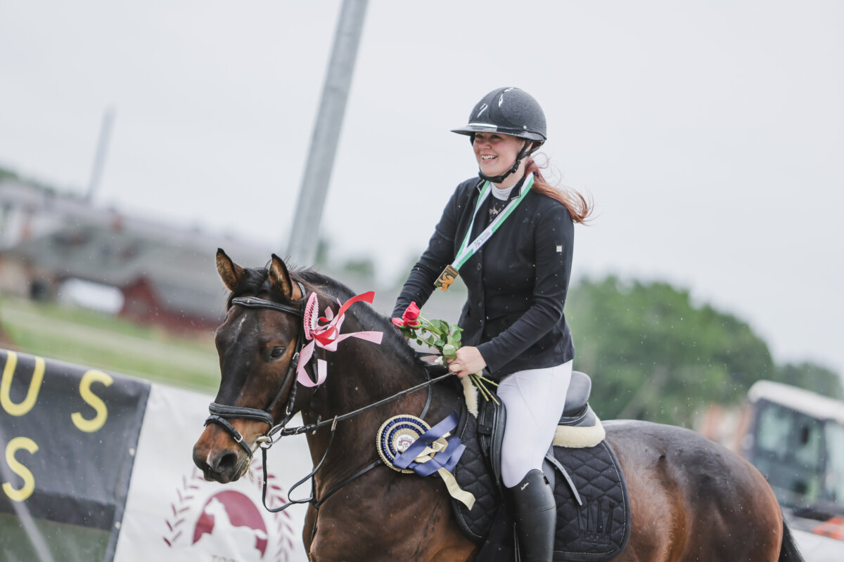 Tori_Karikas_2026_4_AT100cm_50