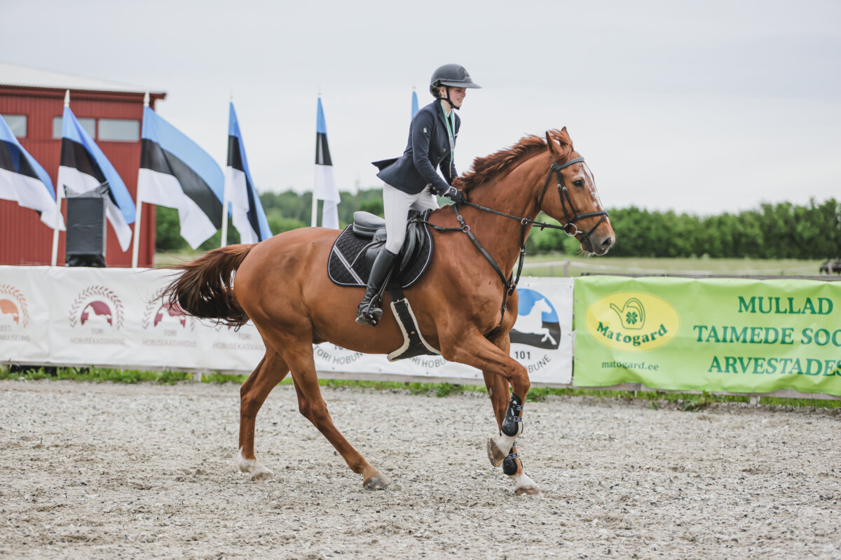 Tori_Karikas_2026_7_AT130cm_12