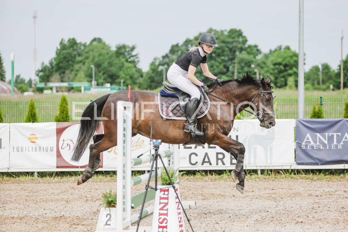 Gramina_Jaanipaev_2026_3p_hc80-90_303
