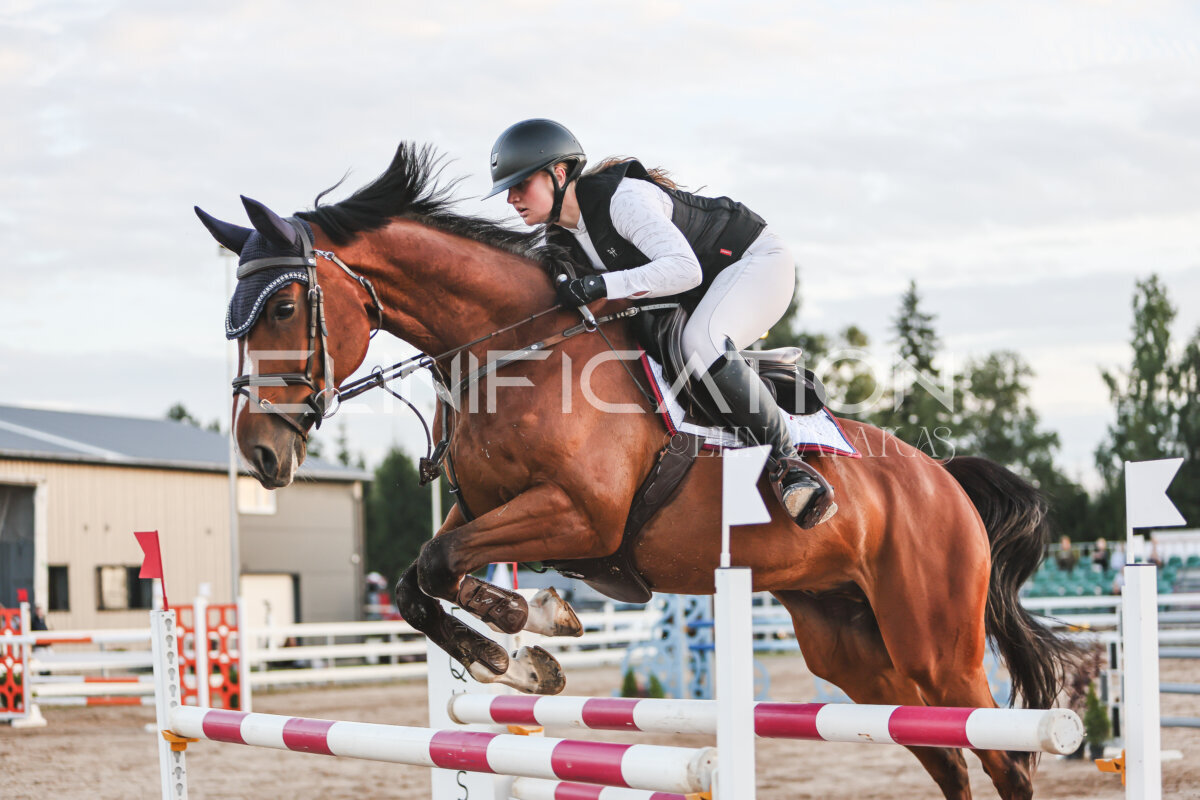 Sawerna_Trophy_2026_hc130-135_01