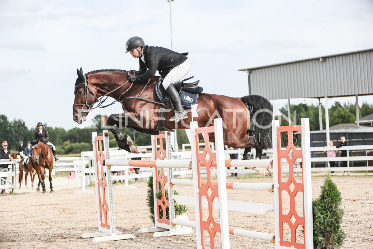 NHTS_2026_7_hc130-135cm_029