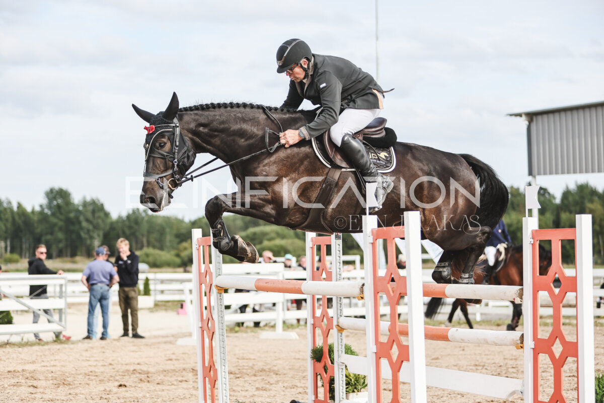 NHTS_2026_7_hc130-135cm_187